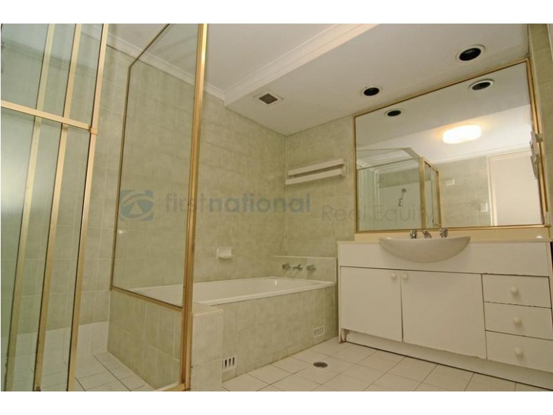 13/2 Mead Drive, Chipping Norton NSW 2170