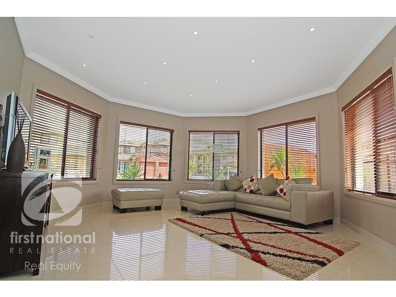 15 Chesham Place, Chipping Norton NSW 2170