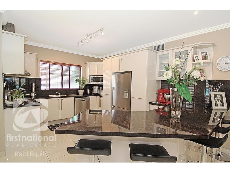 15 Chesham Place, Chipping Norton NSW 2170