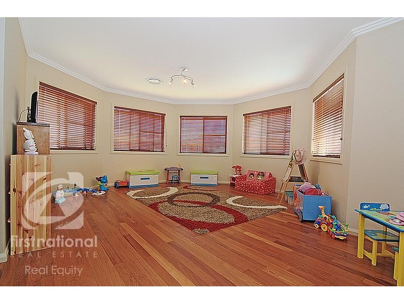 15 Chesham Place, Chipping Norton NSW 2170