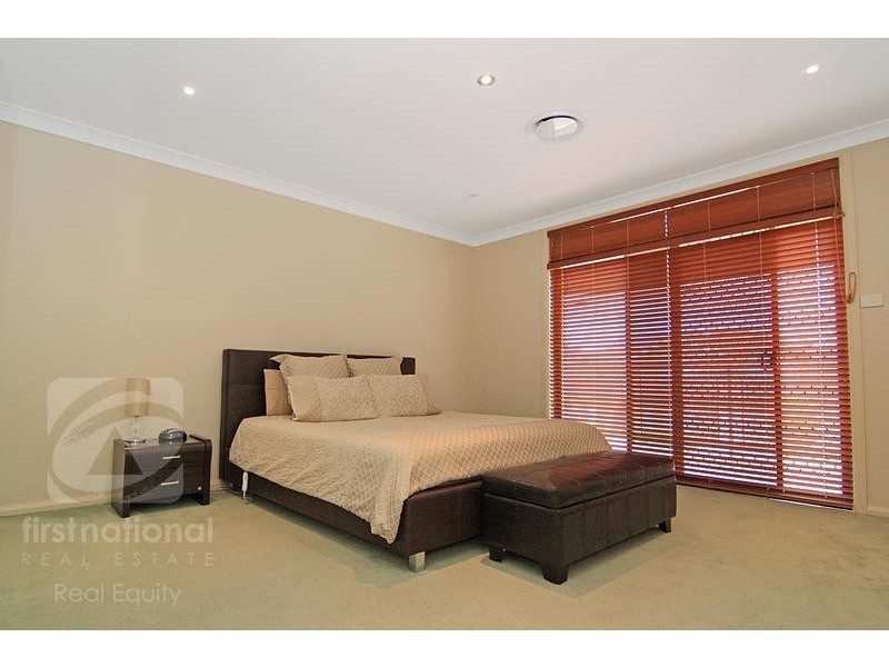 15 Chesham Place, Chipping Norton NSW 2170