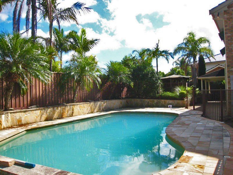 2 Chippenham Place, Chipping Norton NSW 2170