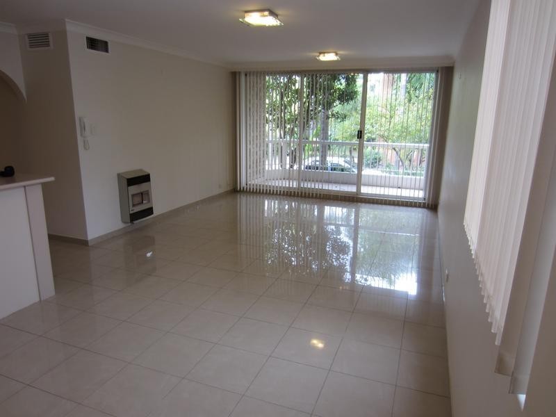 25/8 Mead Drive, Chipping Norton NSW 2170