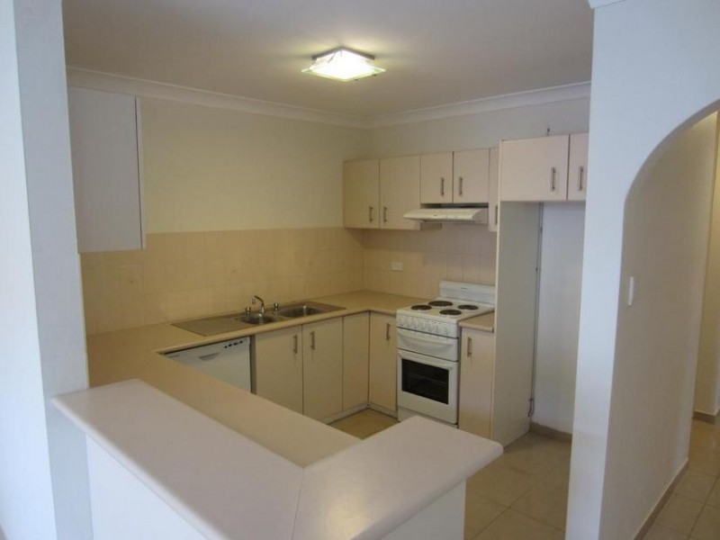 25/8 Mead Drive, Chipping Norton NSW 2170