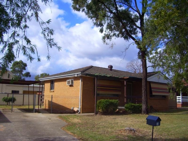 40 Glenfern Crescent, Bossley Park NSW 2176