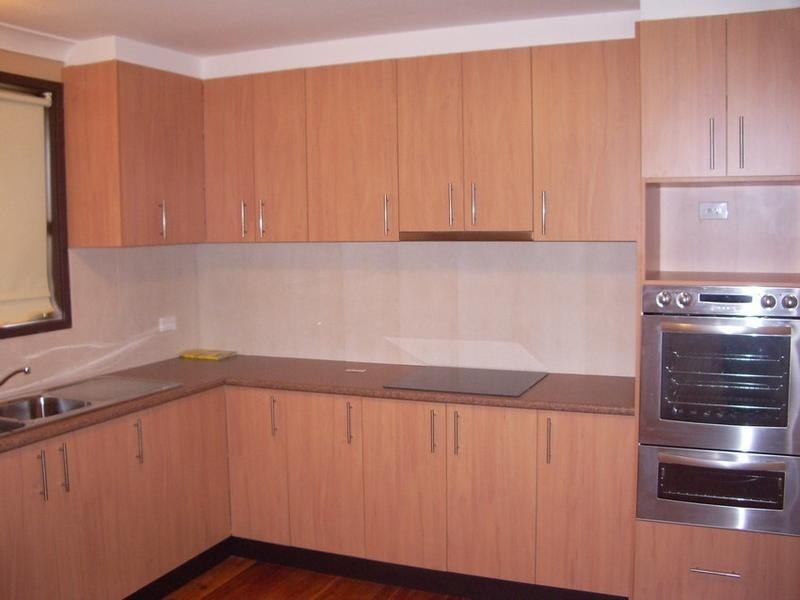 40 Glenfern Crescent, Bossley Park NSW 2176