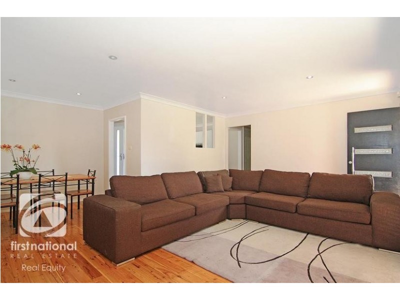30 Governor Macquarie Drive, Chipping Norton NSW 2170