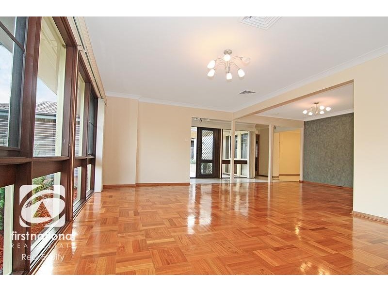 3 Cosford Close, Chipping Norton NSW 2170