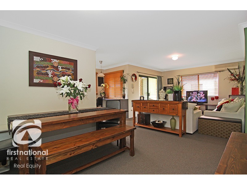 2/211 Mead Place, Chipping Norton NSW 2170