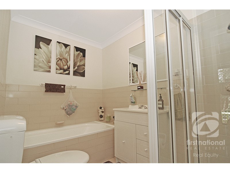 2/211 Mead Place, Chipping Norton NSW 2170