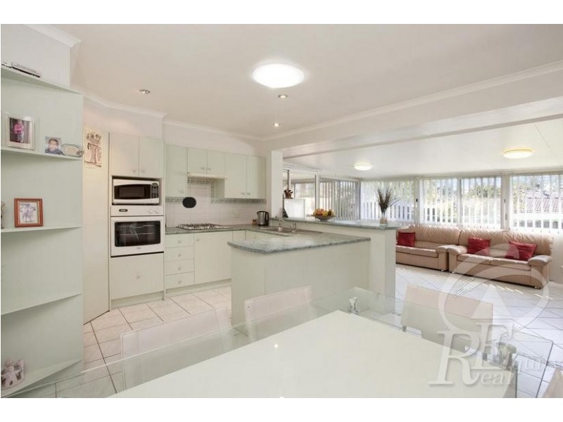 8 Ficus Place, Macquarie Fields NSW 2564