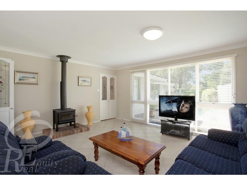 2 Hind Place, Chipping Norton NSW 2170