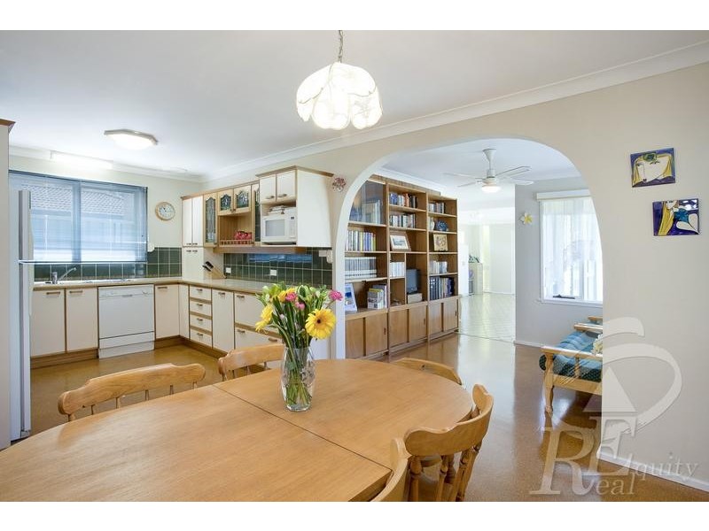 2 Hind Place, Chipping Norton NSW 2170