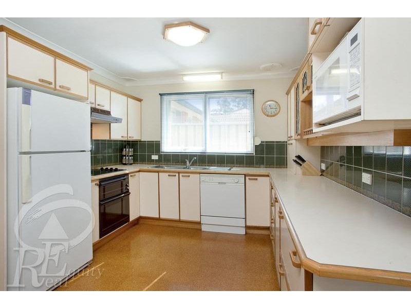 2 Hind Place, Chipping Norton NSW 2170