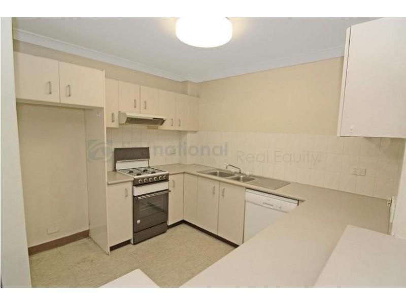 13/2 Mead Drive, Chipping Norton NSW 2170