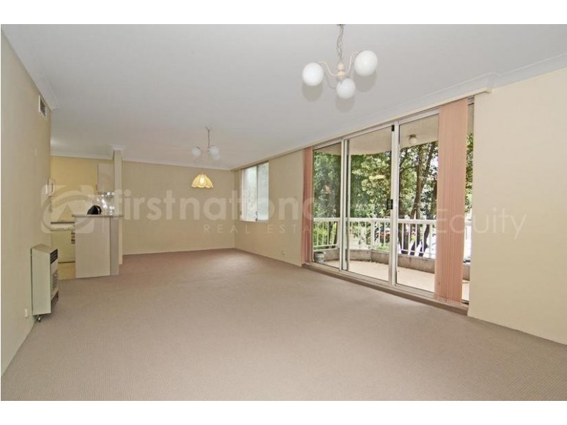 13/2 Mead Drive, Chipping Norton NSW 2170