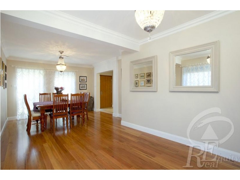 35 Burton Avenue, Moorebank NSW 2170