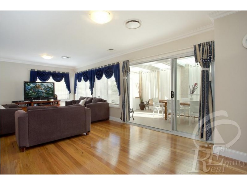 35 Burton Avenue, Moorebank NSW 2170