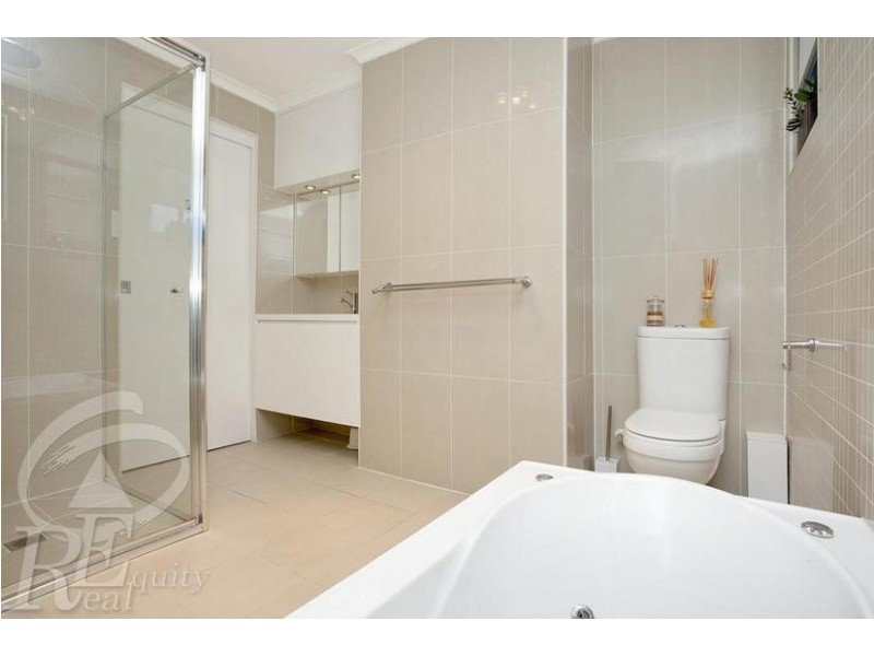 43 Banbury Crescent, Chipping Norton NSW 2170