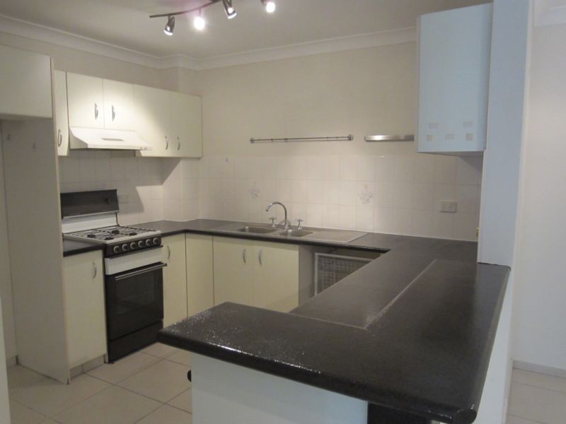 6/2 Mead Drive, Chipping Norton NSW 2170
