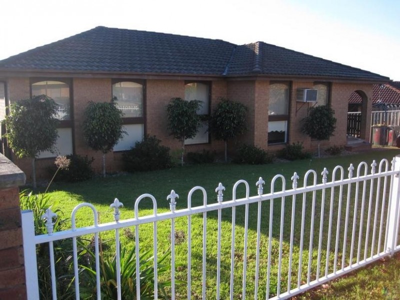 6 Moorfoot Street, St Andrews NSW 2566