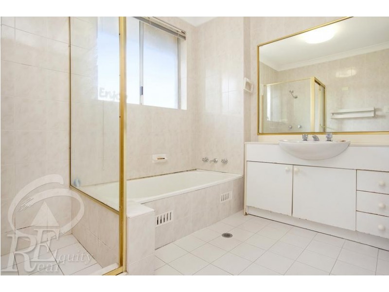 12/2 Mead Drive, Chipping Norton NSW 2170