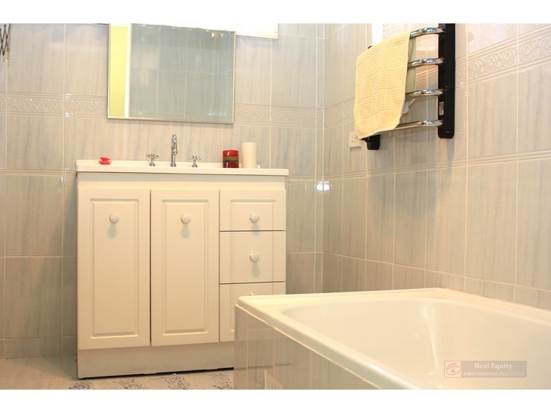 10 Stockton Avenue, Moorebank NSW 2170