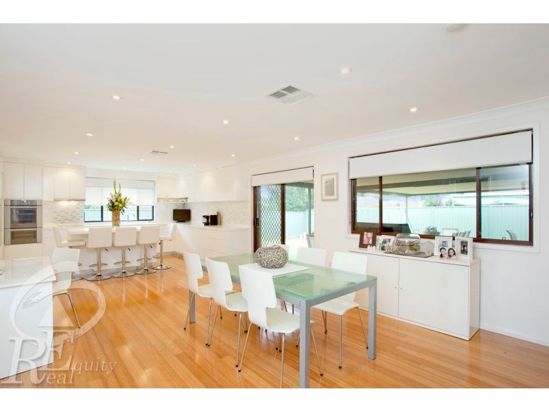 43 Banbury Crescent, Chipping Norton NSW 2170