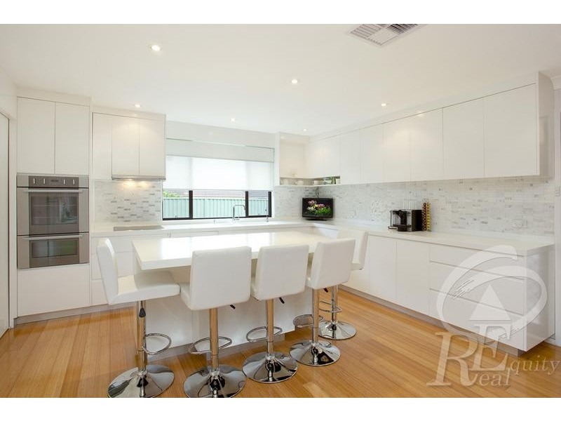 43 Banbury Crescent, Chipping Norton NSW 2170