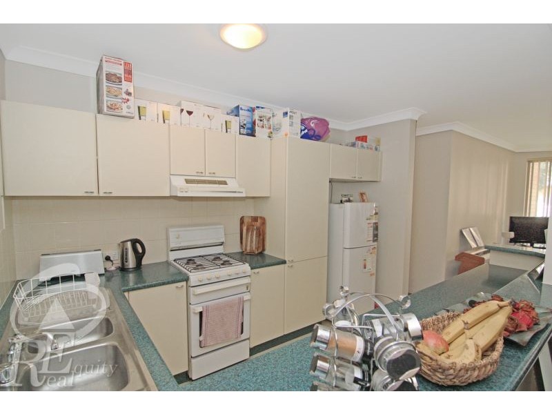 1/4 Mead Drive, Chipping Norton NSW 2170