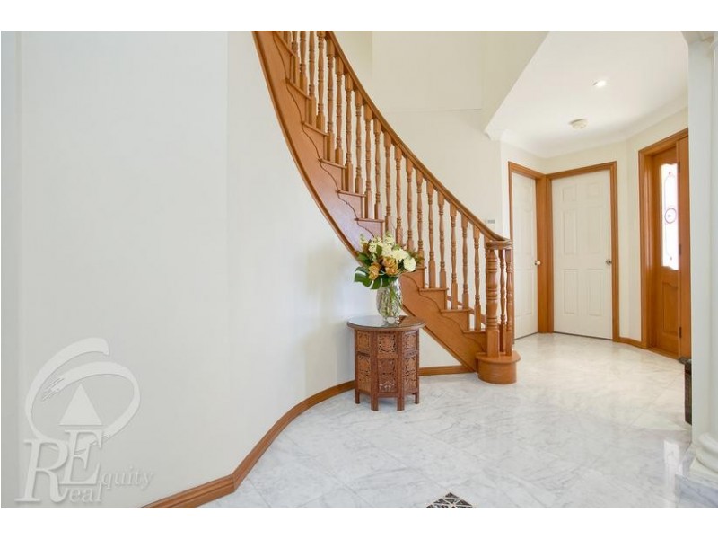 5 Rexham Place, Chipping Norton NSW 2170