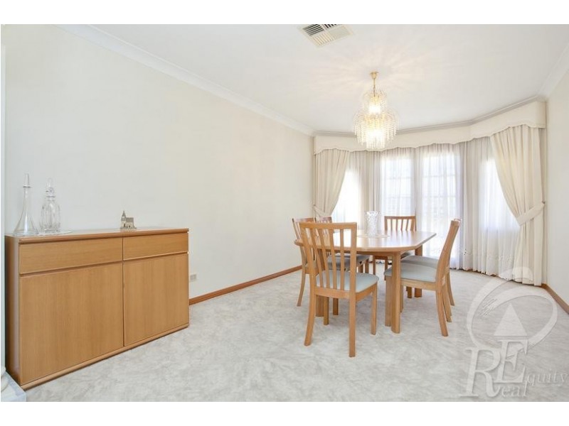 5 Rexham Place, Chipping Norton NSW 2170