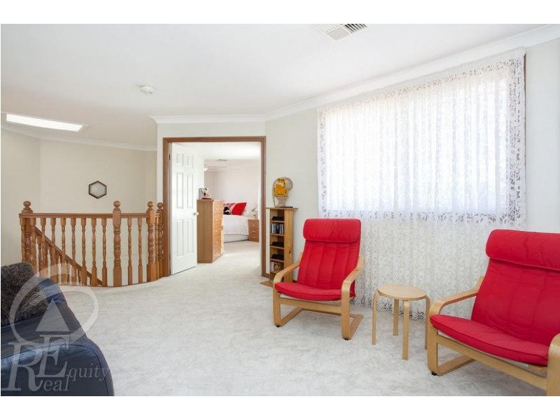 5 Rexham Place, Chipping Norton NSW 2170