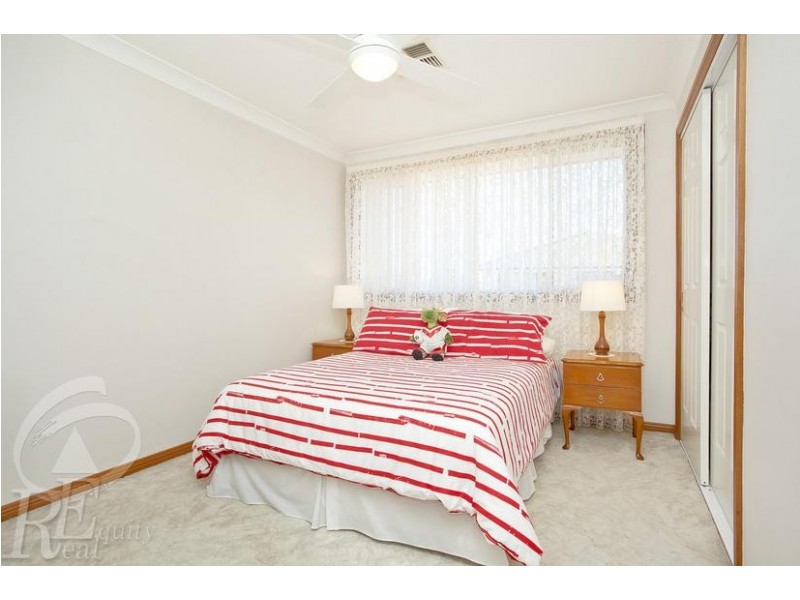 5 Rexham Place, Chipping Norton NSW 2170