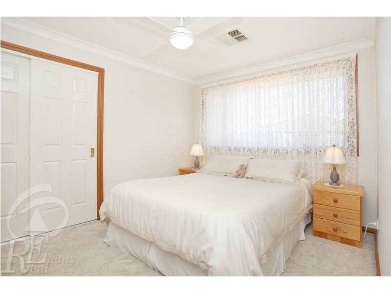5 Rexham Place, Chipping Norton NSW 2170