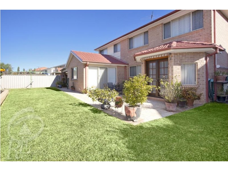 5 Rexham Place, Chipping Norton NSW 2170