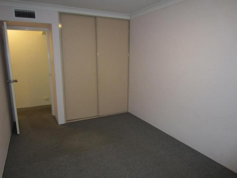 35/8 Mead Drive, Chipping Norton NSW 2170