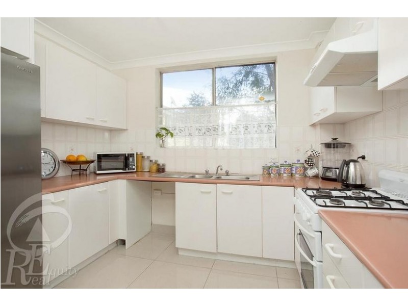 15/12 Frank Oliveri Drive, Chipping Norton NSW 2170