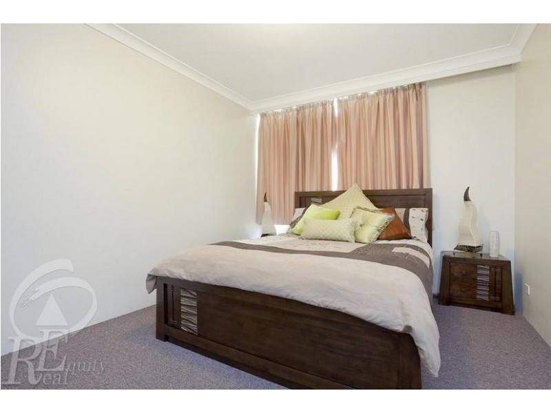 15/12 Frank Oliveri Drive, Chipping Norton NSW 2170