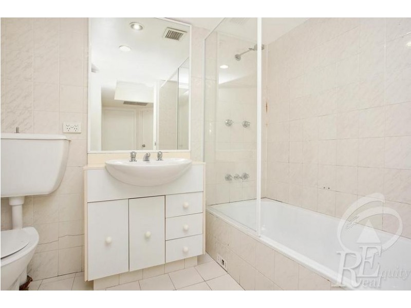 15/12 Frank Oliveri Drive, Chipping Norton NSW 2170