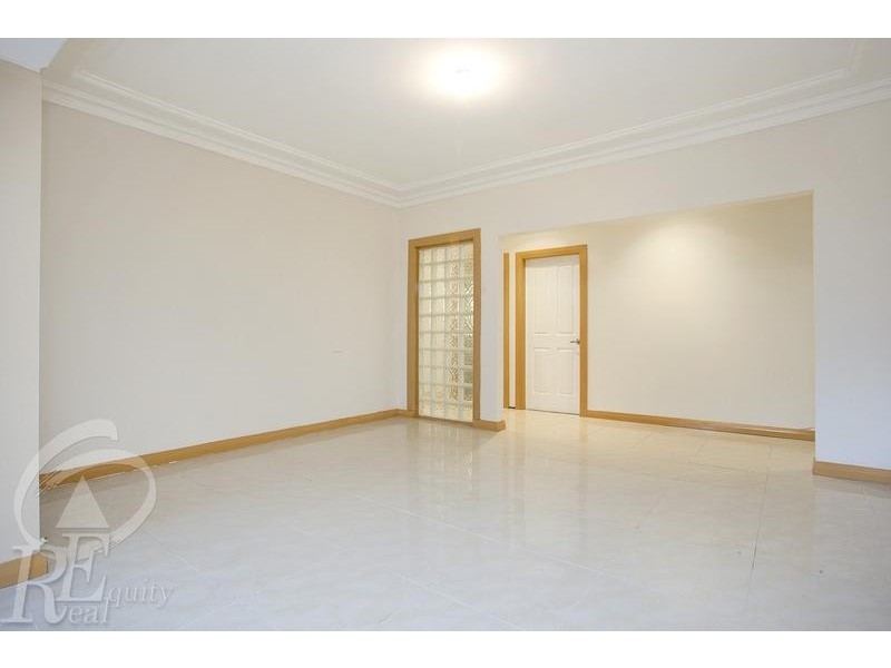 61 Bungarra Crescent, Chipping Norton NSW 2170