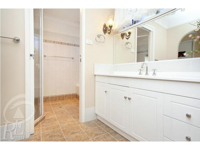 48 Rugby Crescent, Chipping Norton NSW 2170