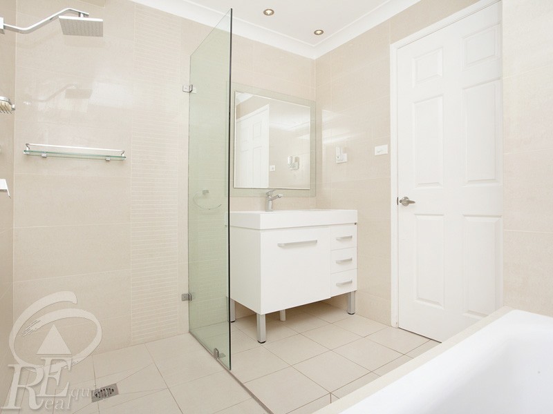 12 Sea Spray Court, Chipping Norton NSW 2170