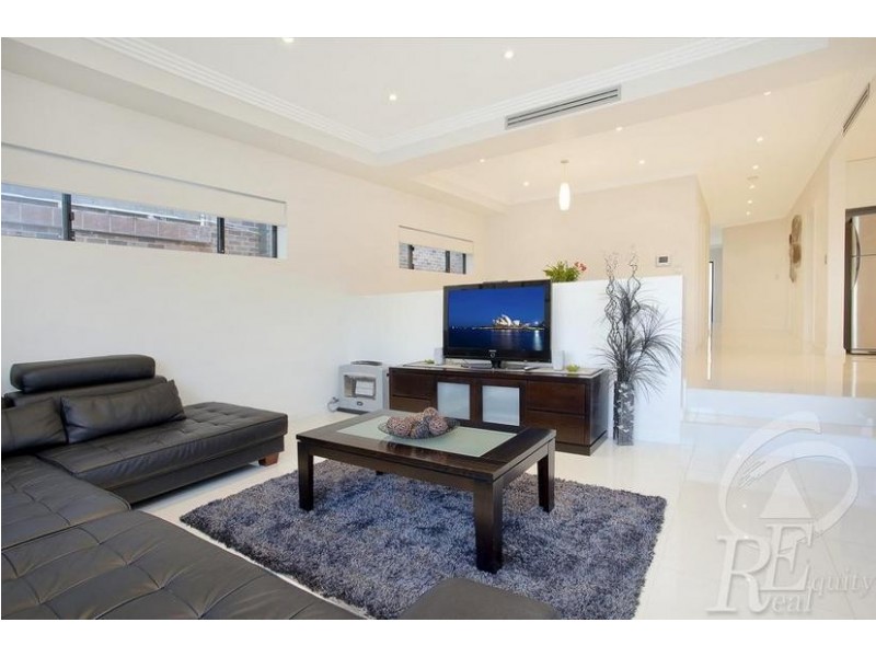 30 Taronga Street, Hurstville NSW 2220