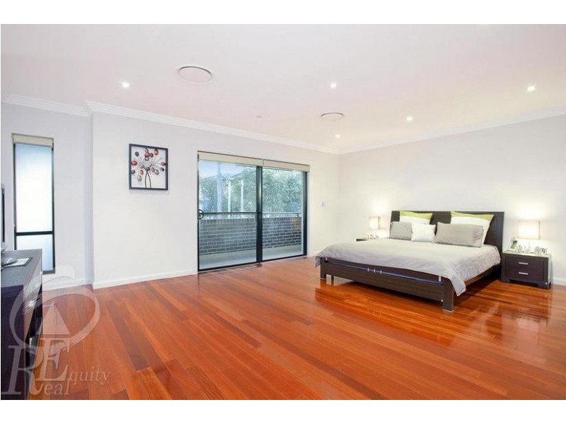 30 Taronga Street, Hurstville NSW 2220