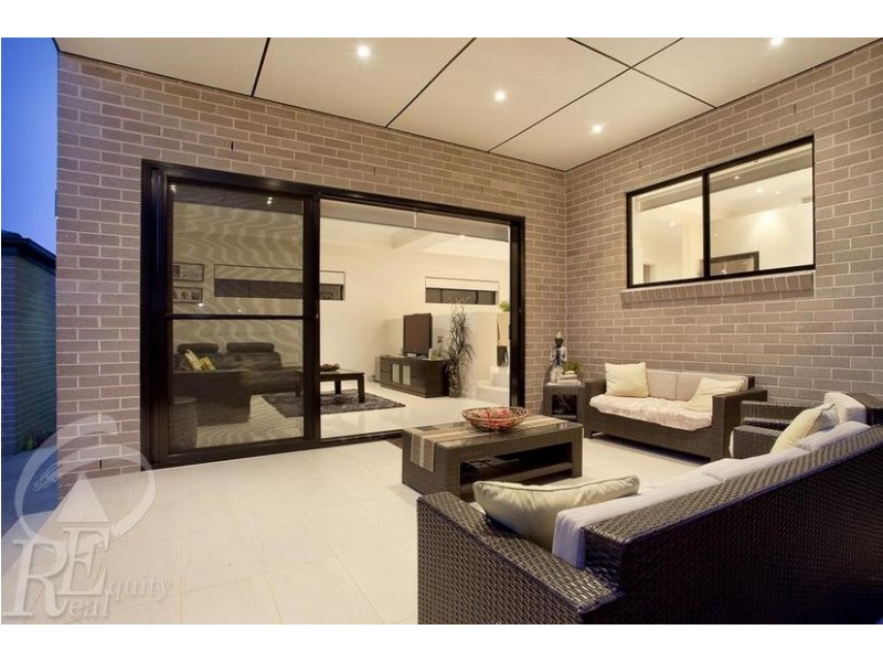 30 Taronga Street, Hurstville NSW 2220