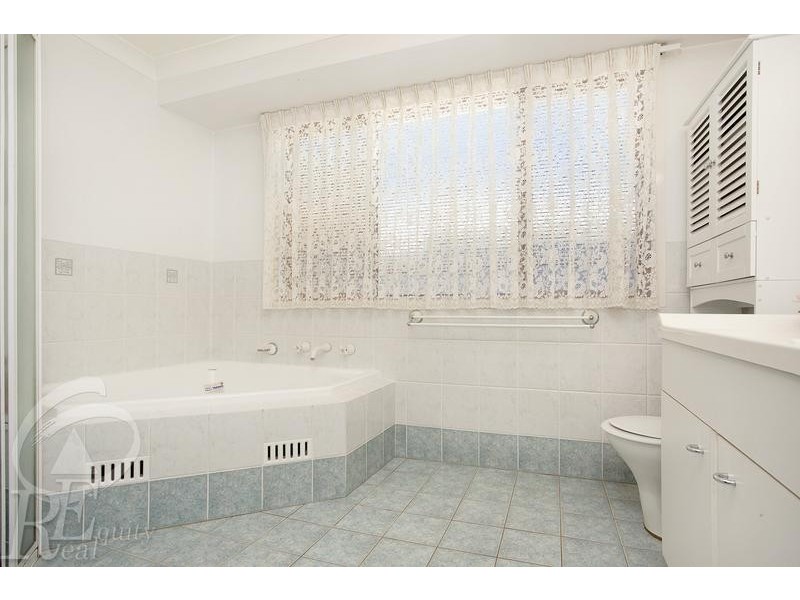 24 Brallos Avenue, Holsworthy NSW 2173