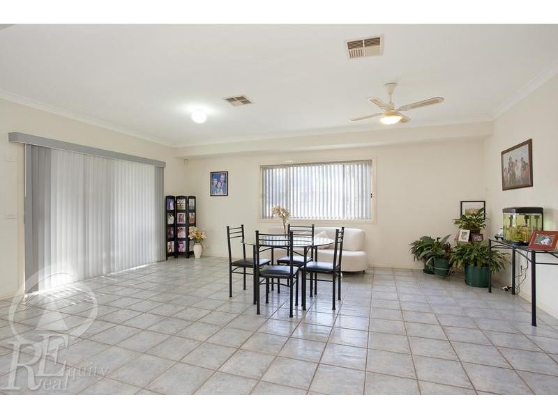 5 Aylsham Close, Chipping Norton NSW 2170