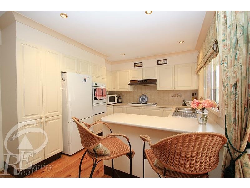 9 Buckingham Crescent, Chipping Norton NSW 2170