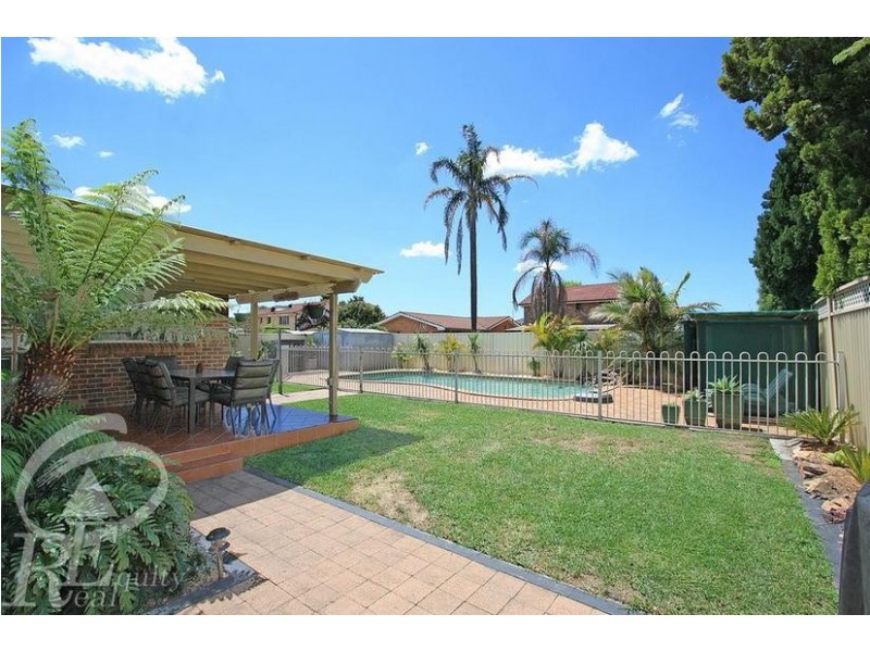 9 Buckingham Crescent, Chipping Norton NSW 2170